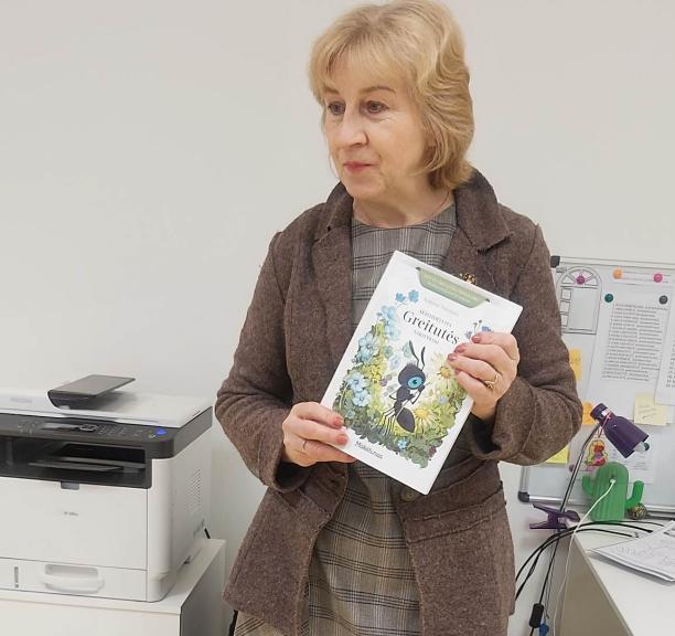 Mažųjų vertybių pasakotojui atminti