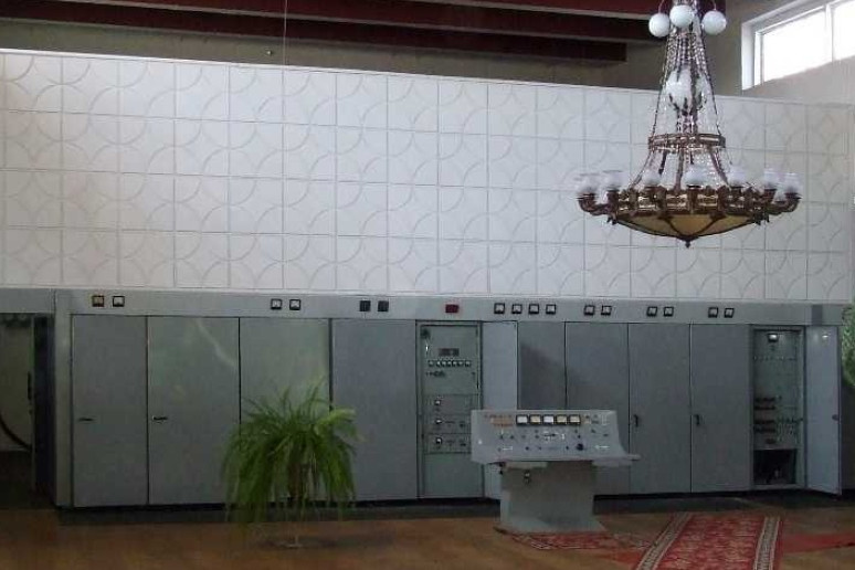 Vidutinių bangų siųstuvas „Vichr“. Nijolės Majarienės asmeninio archyvo nuotr. 